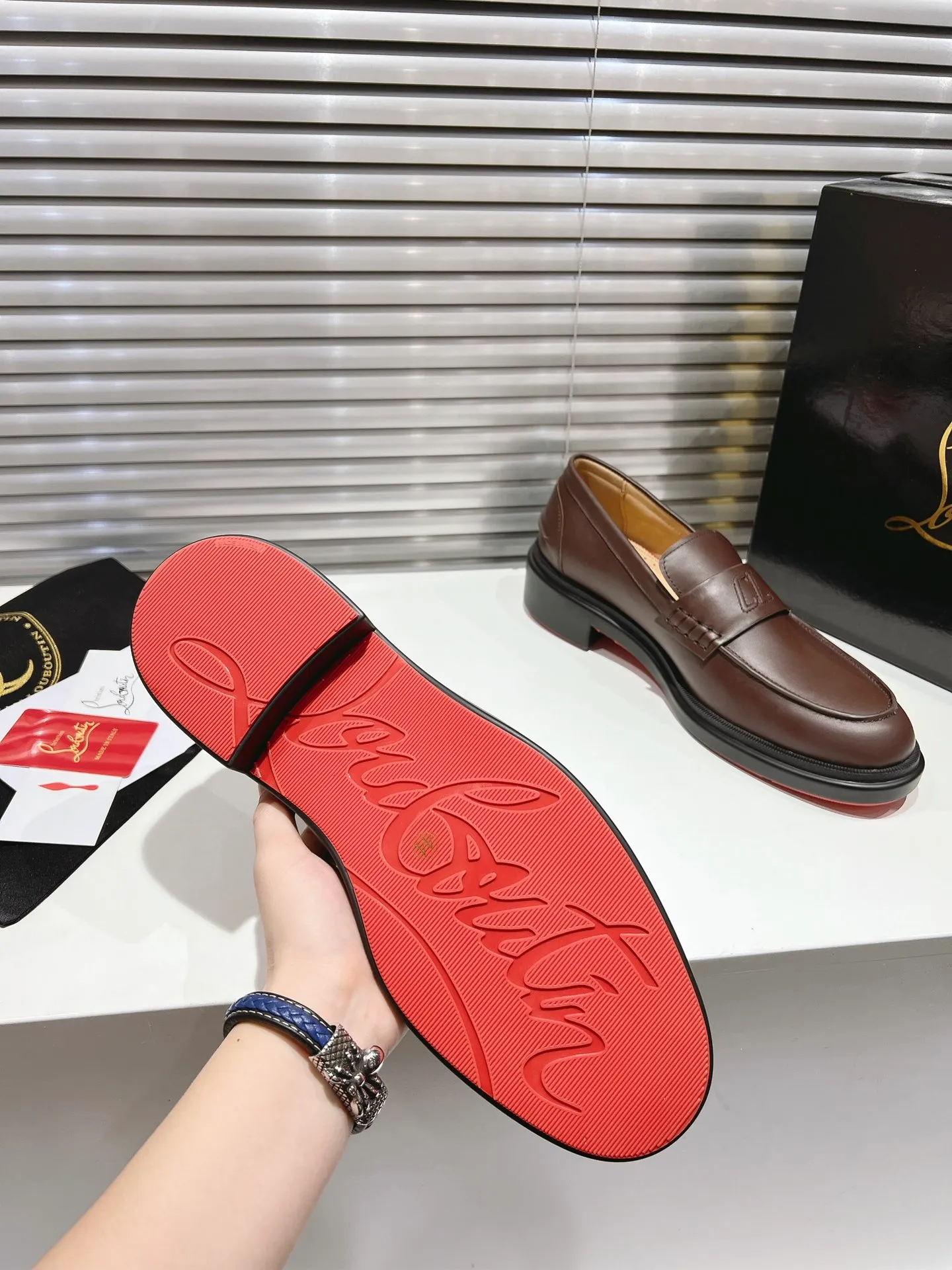 👟👟Ex-factory price 760👟👟 ╔Tire bottom Loaf🆑Black cowhide╗ ·Top version customization·2024𝐬𝐬 𝑪𝒉𝒓𝒊𝒔𝒕𝒊𝒂𝒏 𝑳𝒐𝒖𝒃𝒐𝒖𝒕𝒊𝒏 ▪️No matter the last shape, fabric, diamonds, nails, lining, outsole, they are as close as possible to ZP... ▪️The original sole is specially provided by the original factory ▪️The lining is imported water-dyed cowhide ▪️The private customization time is about 3-7 days —————— Size: Men's 39M-46M